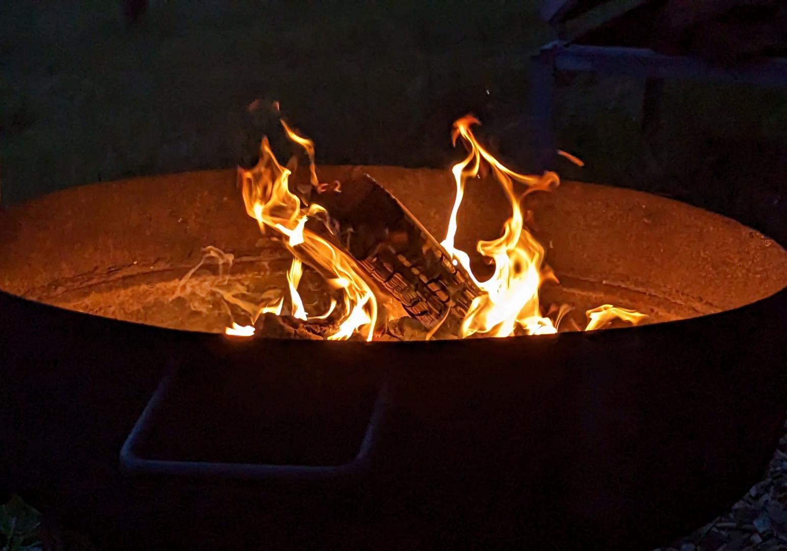 Glut entfachen (c) Dominik-Schaack in Pfarrbriefservice